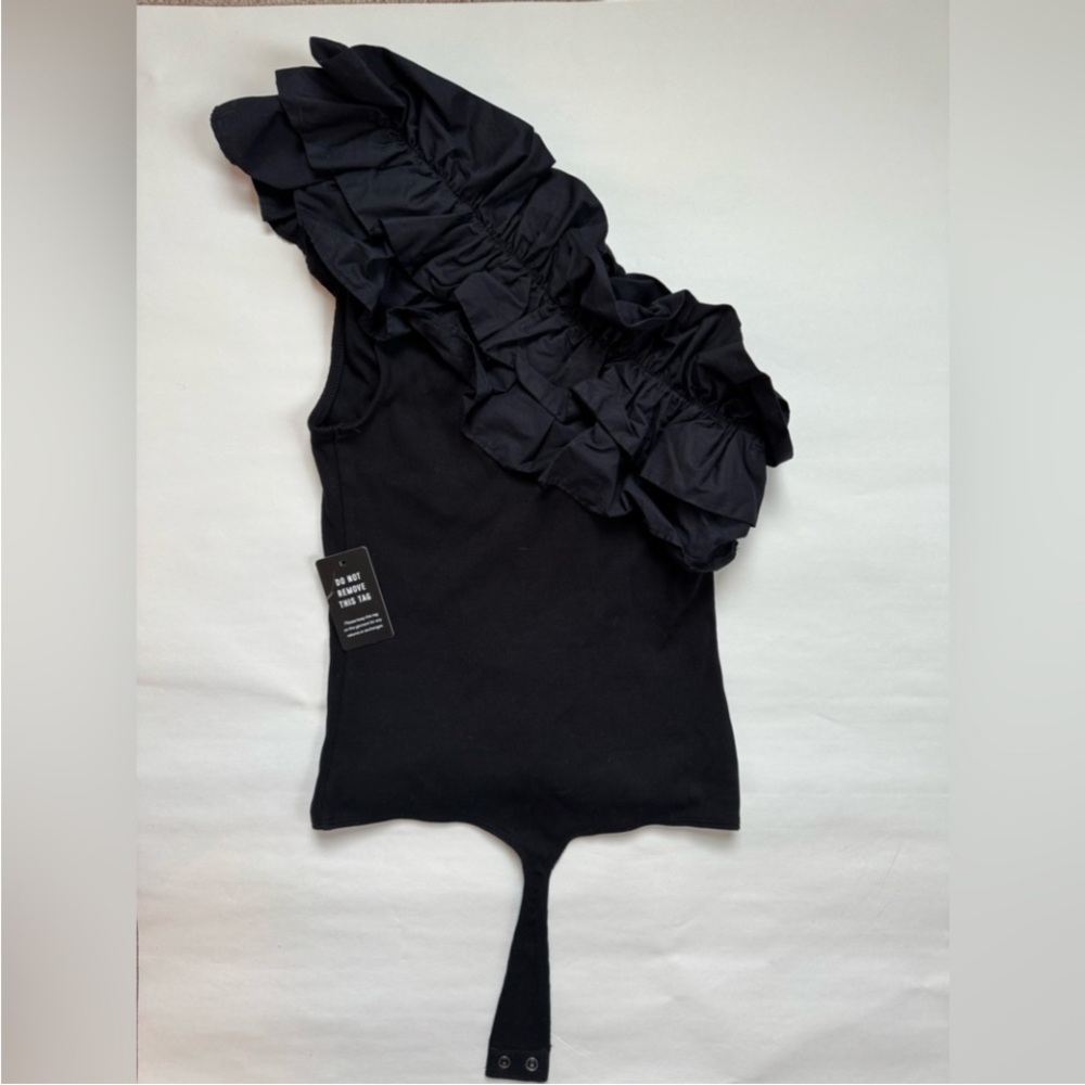NEW Black Bodysuit NWT Express Ruffle Ribbed One Shoulder Poplin Thong T… - Picture 3 of 9